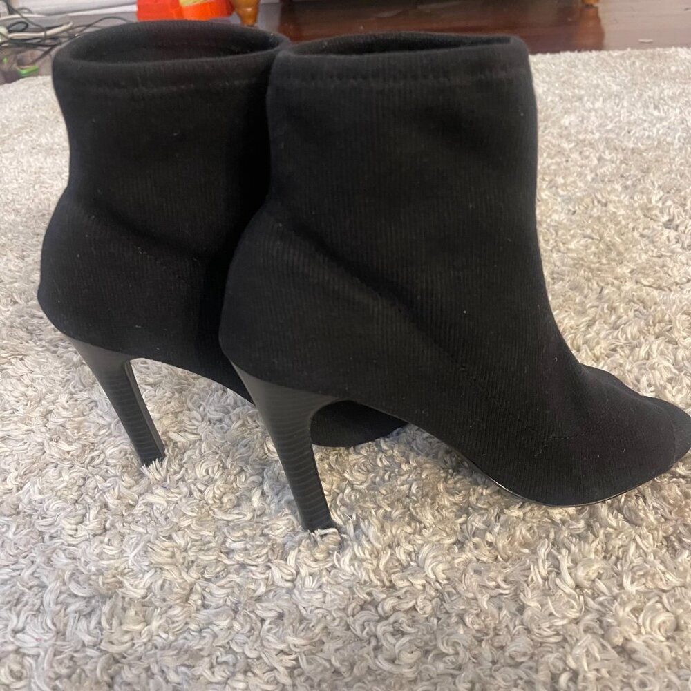 Carlos Black Ribbed Peep Toe Sock Booties Size 9 - Picture 5 of 8